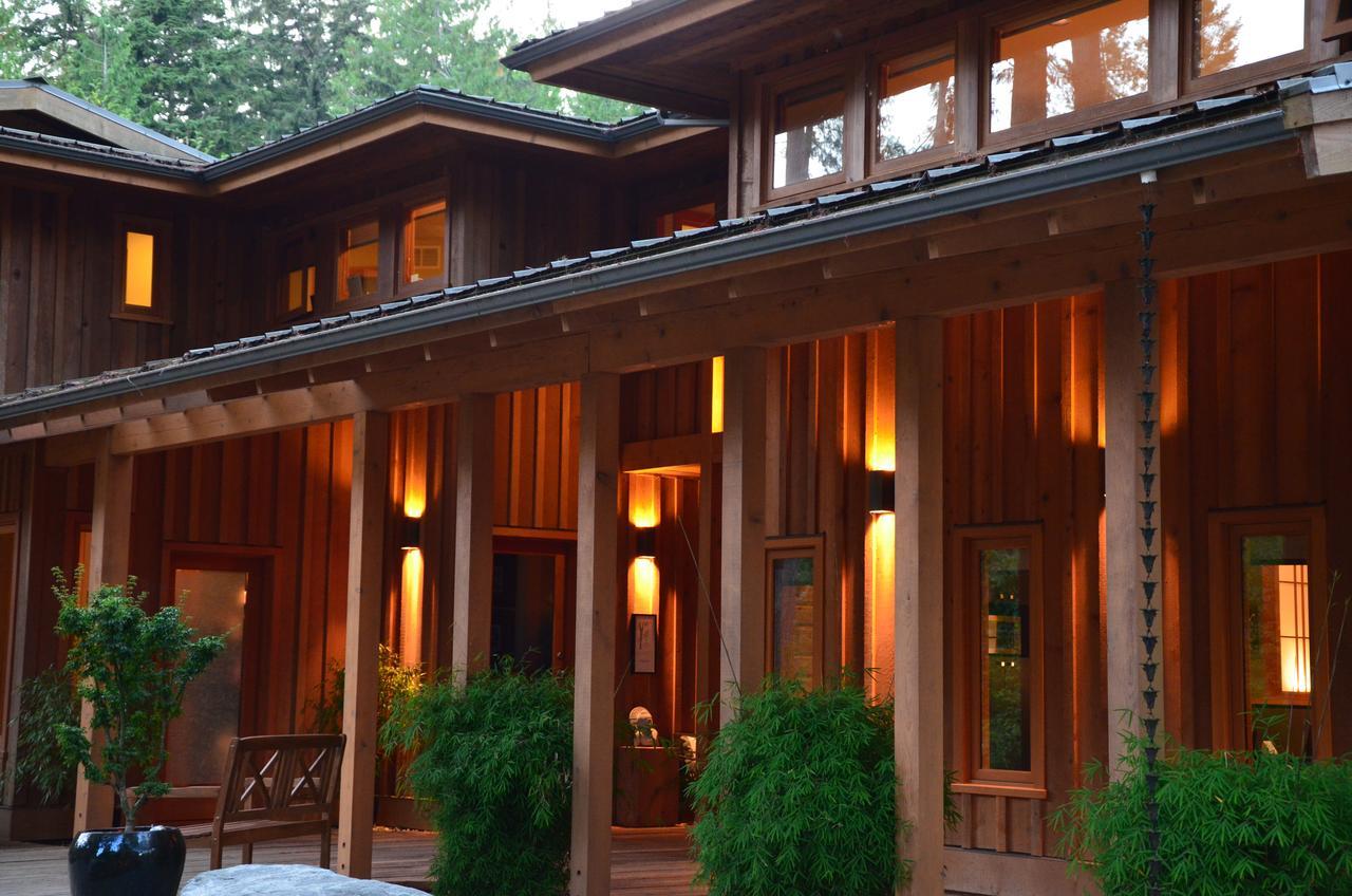 Shades Of Jade Inn & Spa Roberts Creek Exterior photo